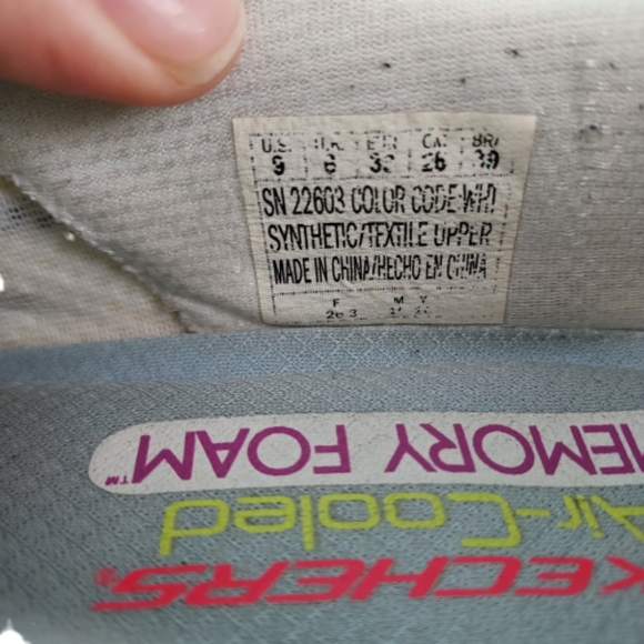 Skechers Gratis Air-Cooled memory foam shoes, women's size 9, white - Picture 7 of 7